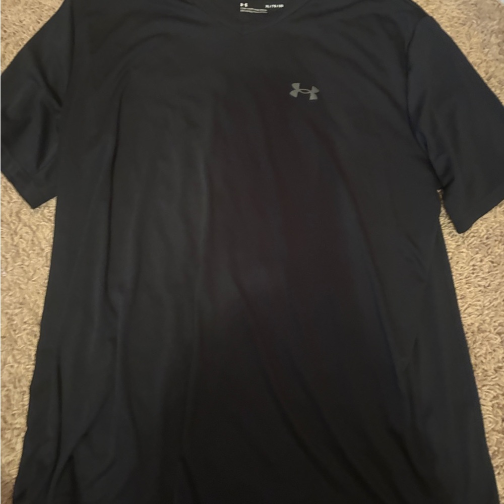 Under Armour Men's Dark Tee